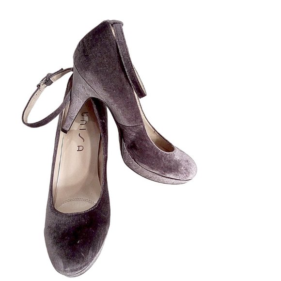 Gray Velvet Heels with Ankle Strap, Stiletto, Size 8.5 Shoe, Women's Shoe, Unisa - Picture 6 of 10